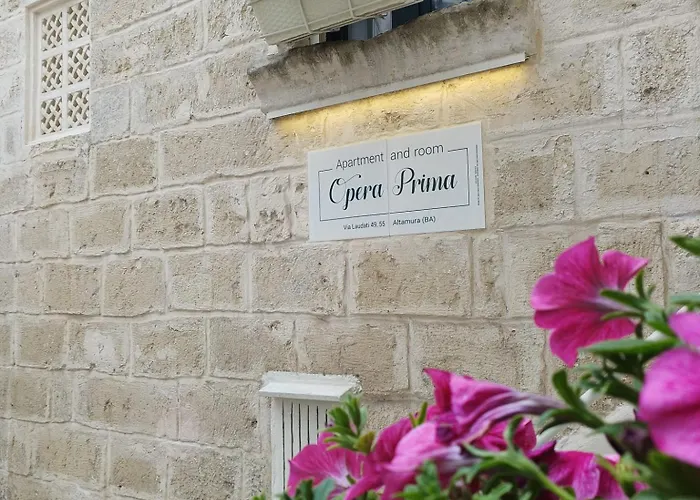 Opera Prima And 아파트 알타무라