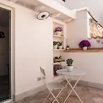 Opera Prima And Apartamento