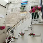 Opera Prima And Apartamento *